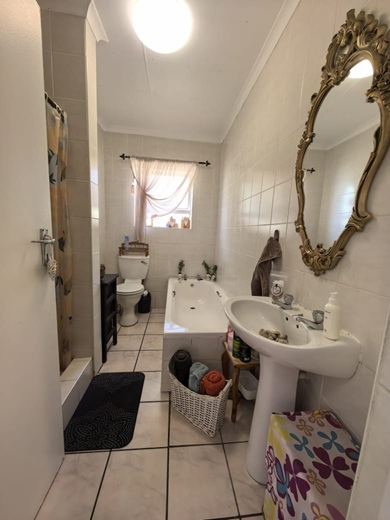 3 Bedroom Property for Sale in Fraaiuitsig Western Cape